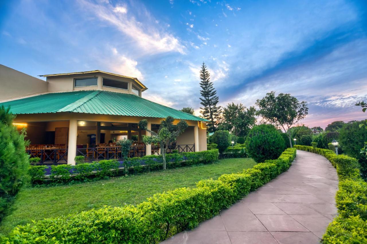 Tusk And Roar Corbett Resort, Jim Corbett Рамнагар Экстерьер фото